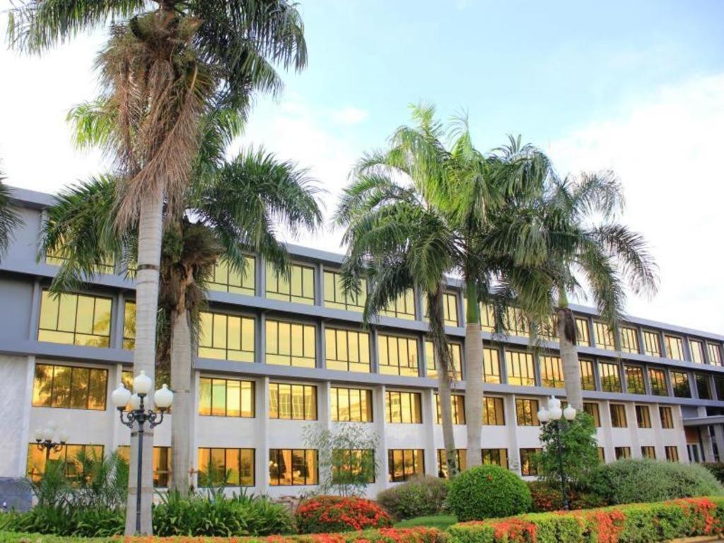 Holiday Poipet Exterior photo